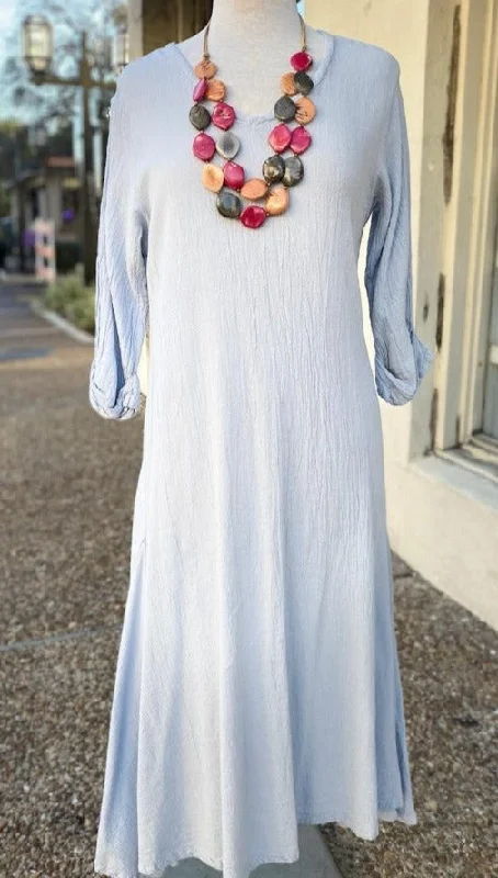 Crepe DressMeet Jackie! Our 3/4 Sleeve Mid-Length Dress