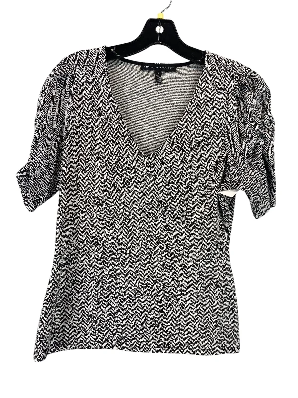 women's tops for those who want to add a touch of elegance and sophistication to their everyday wearTop Short Sleeve By White House Black Market In Grey, Size: S